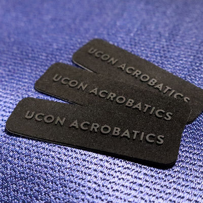 Fabrikant Custom Label Silicone Embossed 3D Logo Heat Transfer Label Rubber Logo voor kledingetiketten