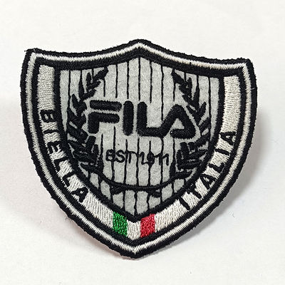 Wasbare, op maat gemaakte warmtepers 3D puff logo badges geborduurde patch om op te naaien of op te strijken op kleding