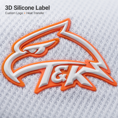 Aangepaste kleuren inclusief Pantone Goud Zilver en Glow in the Dark Wasbare 3D Siliconen Hitte Transfer Labels voor Kleding