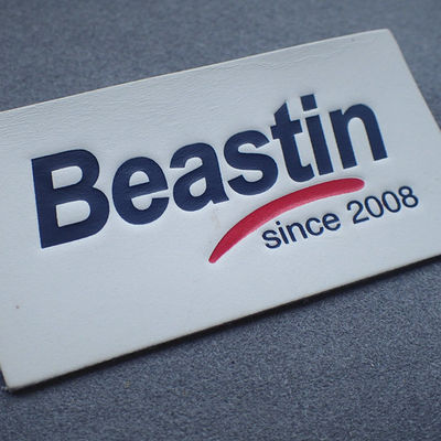 Gepersonaliseerde Logo Sew On Embossed Leather-Flarden voor Zakken